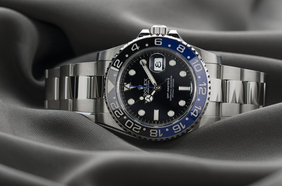 Rolex replica watches with diamond bezel: A buyer's guide