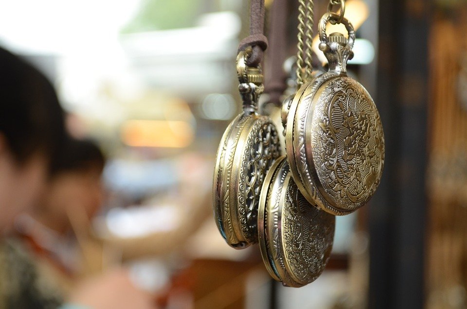 Replica watch shop: A human-driven search for the best deals